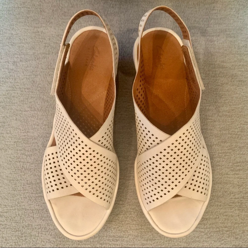 Clarks White leather Summer Wedge Sandals